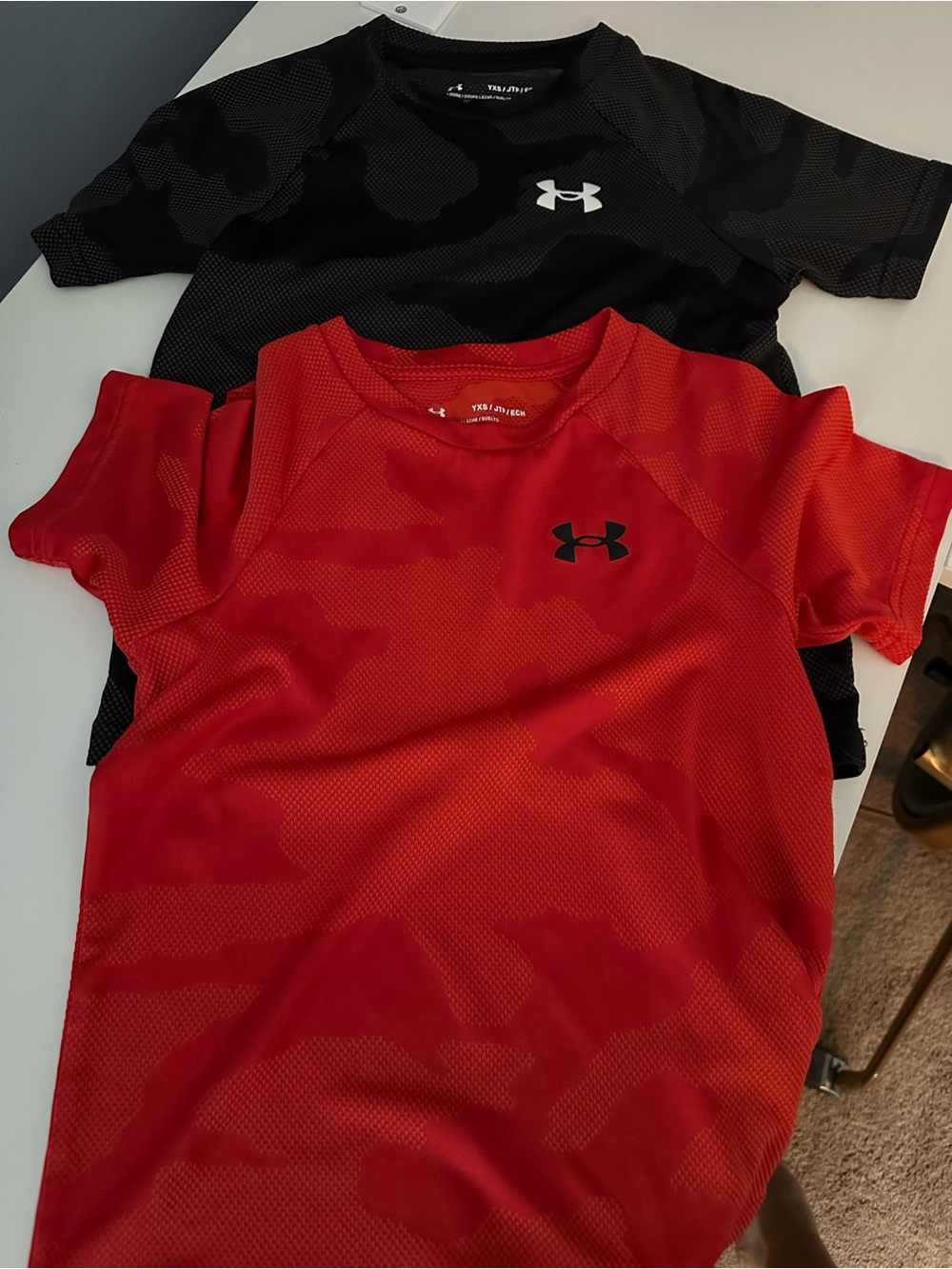 Under Armour Kids Short Sleeve Performance Tees - Red & Black